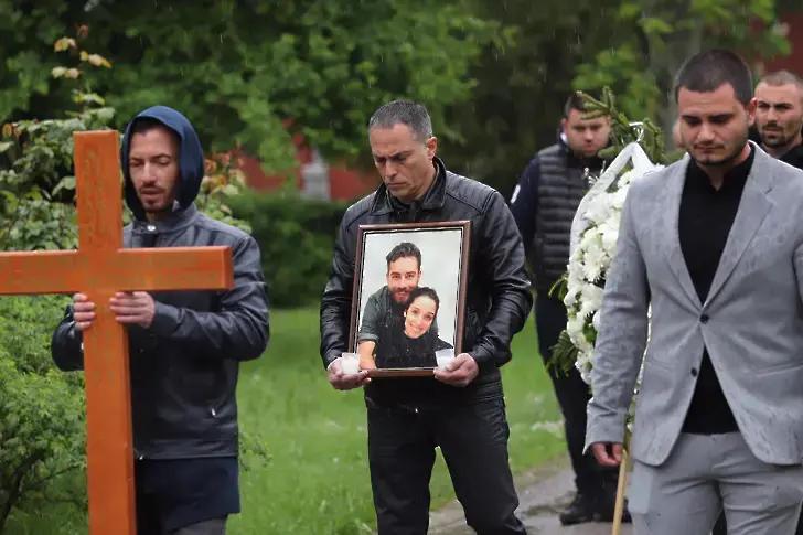 Калин Стоянов се среща с родителите на деца, загинали в катастрофи