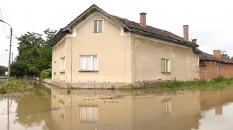 Дъждът наводни около 20 къщи в две села на  община Криводол