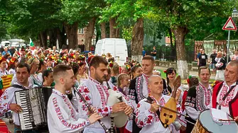 Над 1000 пазители на народното творчество събират Петровските празници в  Ягодово