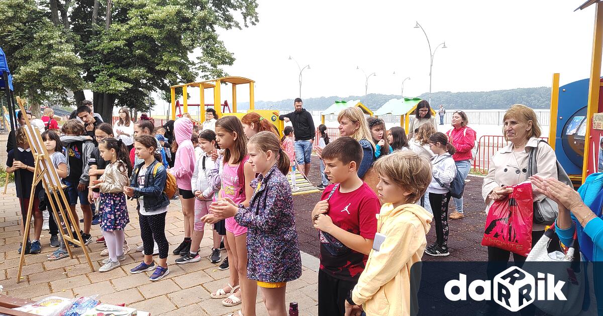 Над 60 деца участваха днес в артхепънинга На брега на