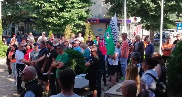 Жители на наводнените села в Карловско на протест - искат прозрачност на изразходваните средства