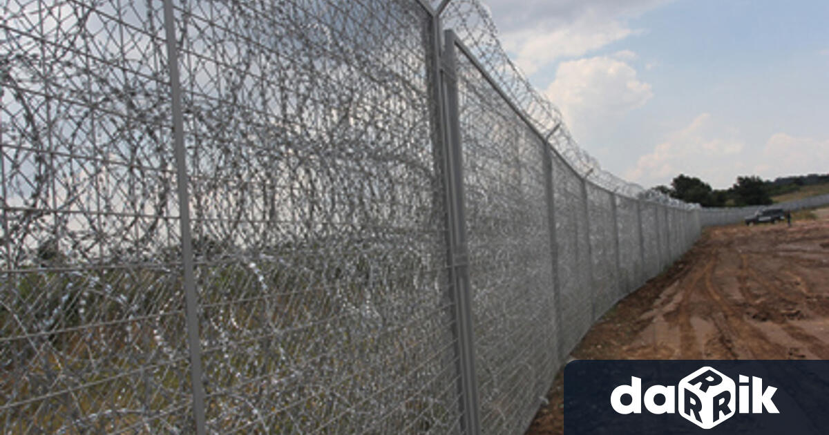 Гранична полиция спря 322 мигранти при опит да навлязат нелегално