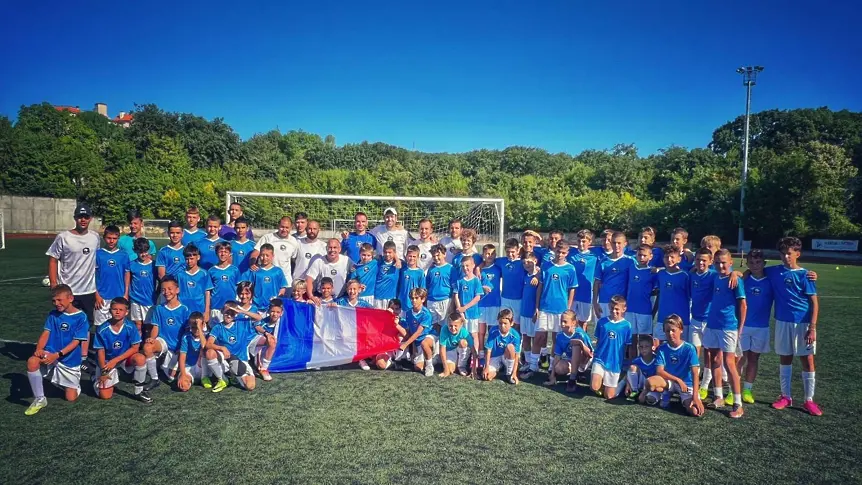 Родни таланти тренираха по френска футболна методология