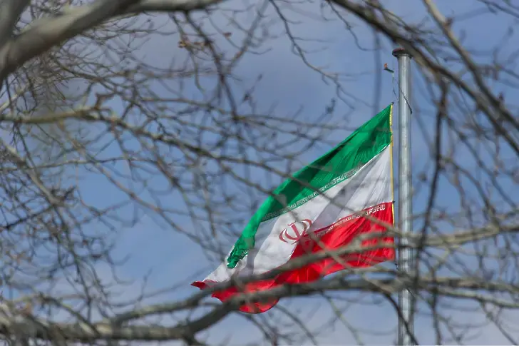 Иран настоява Франция „да прекрати насилието“ срещу протестиращите