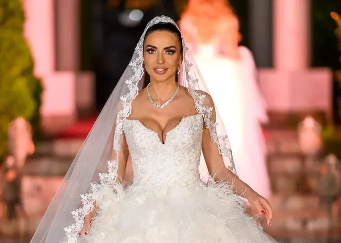 Наталия Гуркова в сватбена рокля закри най-зрелищното ревю край морето в Бургас 
