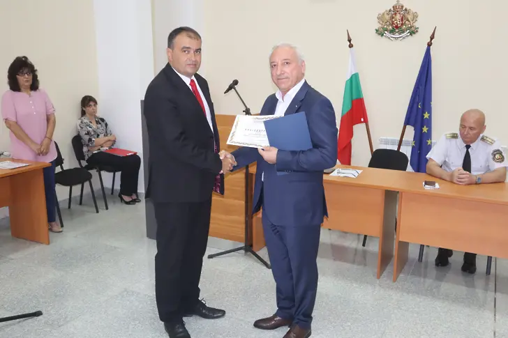 Областният управител Огнян Асенов участва в официална церемония  по награждаване на служители от системата на МВР за постигнати високи професионални резултати