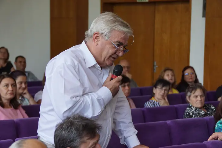 Водещи специалисти извършиха безплатни прегледи и участваха в конференция в Левски