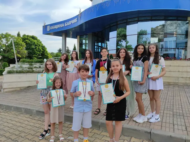 Студио "ЗОНЕЛИ" с 12 награди от Международен фестивал на изкуставта за деца - Балчик