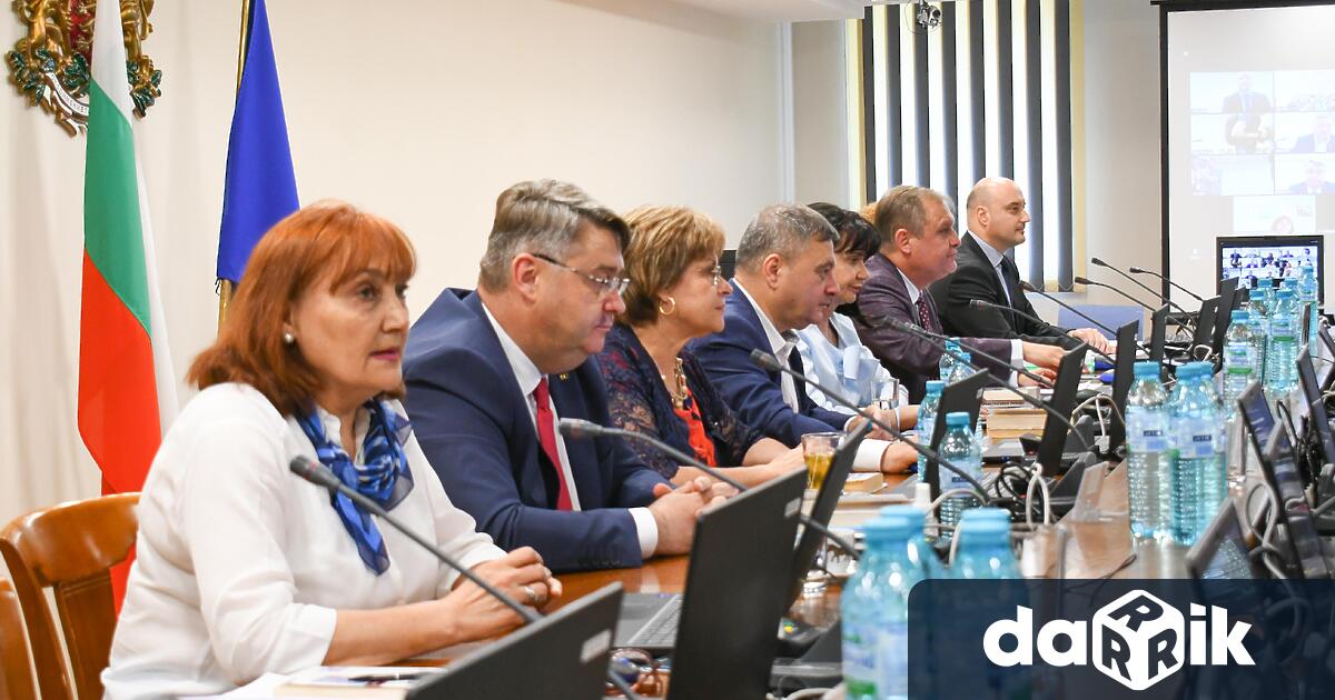 Единодушно Висшият съдебен съвет спря процедурата по избор на нов