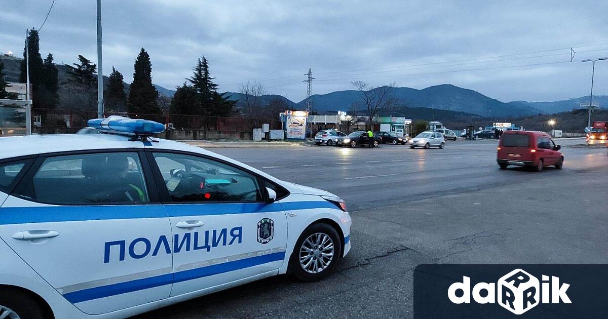 Криминалисти от РУ Сливен задържаха 50 годишен мъж за кражба на вещи