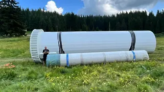 Започна монтирането на 111-метровия пилон на Рожен (видео)