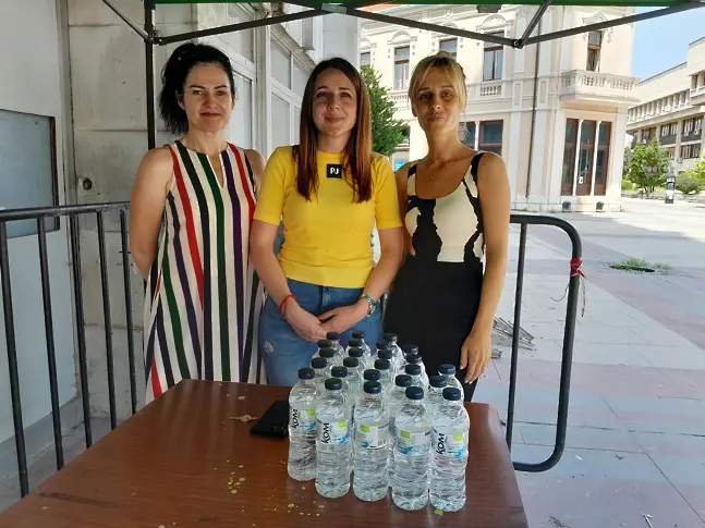 Община Видин раздава на гражданите минерална  вода в жегите