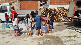 Раздават минерална вода на жители на Ракитово