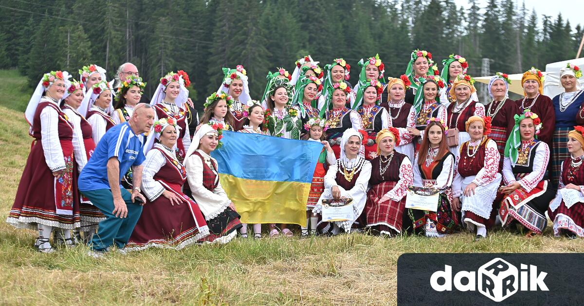 Снимка на болградска фолклорна група вофициалната страница на Роженския събор