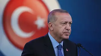 Ердоган насочва поглед към Запада, за да спаси икономиката си