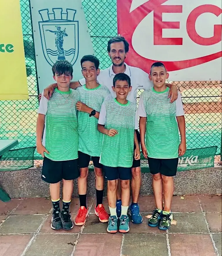 Тенис клуб „Изида“-Добрич участва в Държавното отборно първенство по тенис за момчета