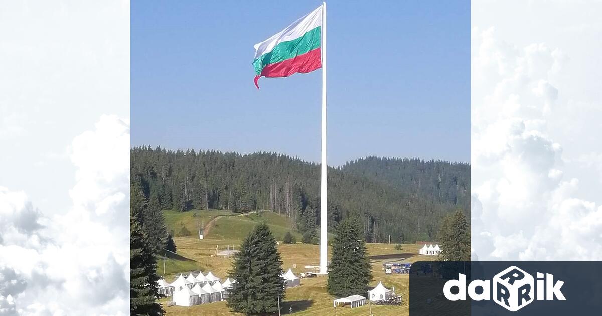 Пилонът в Роженвече има знаме След първия неуспешен опит днес българският