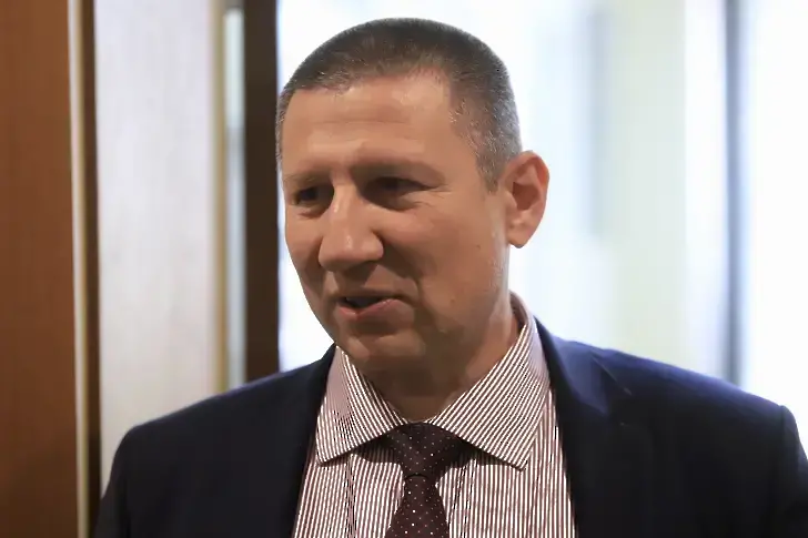 Сарафов настоява за отстраняването на Ясен Тодоров като зам.-директор на Следствието