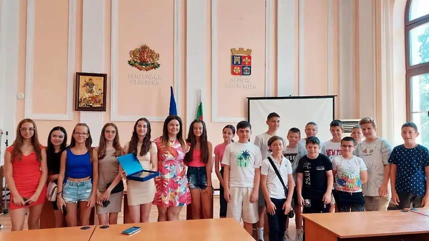 Наградиха победителите в конкурса „Клас на годината“ 2022/2023