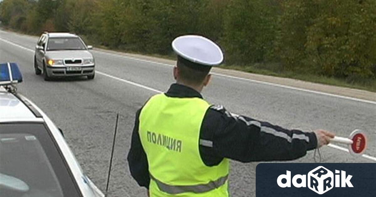 Полицейска проверка на МВР Враца установи двама шофьори седнали зад