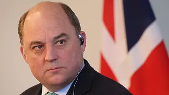 Британският министър на отбраната планира да подаде оставка
