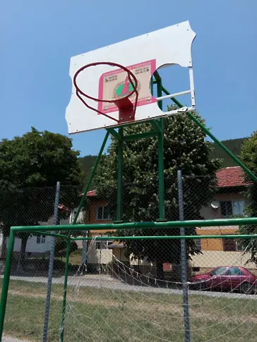 Повторно възстановиха спирки, чешми, детски и спортни площадки за хиляди левове