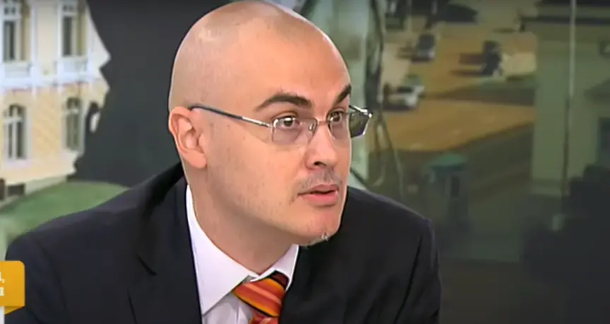 Петър Илиев стана доцент, но юристи твърдят, че гласовете за избора му не достигат
