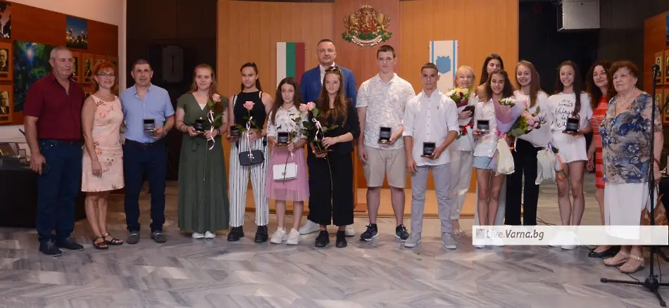 Иван Портних награди световни и европейски шампиони (СНИМКИ)