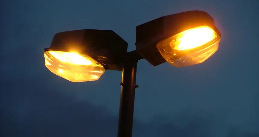 Подменят уличното осветление в Балчик с енергийно ефективни осветителни тела