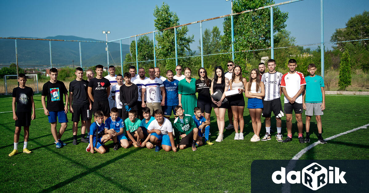 Младежи организираха благотворителен базар и футболен турнир в подкрепа на