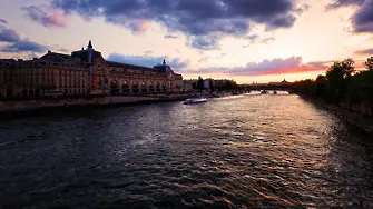 Край на вековната забрана: Париж разрешава плуването в Сена