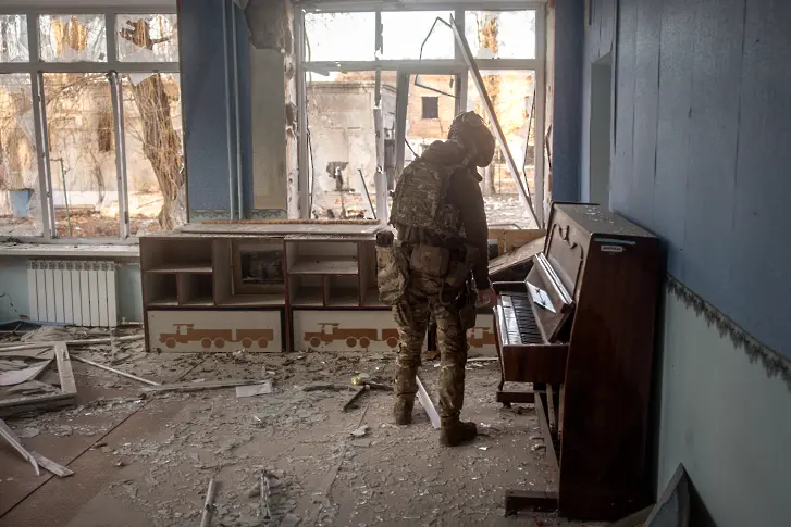 Руските агресори за разрушили напълно 180 училища в Украйна