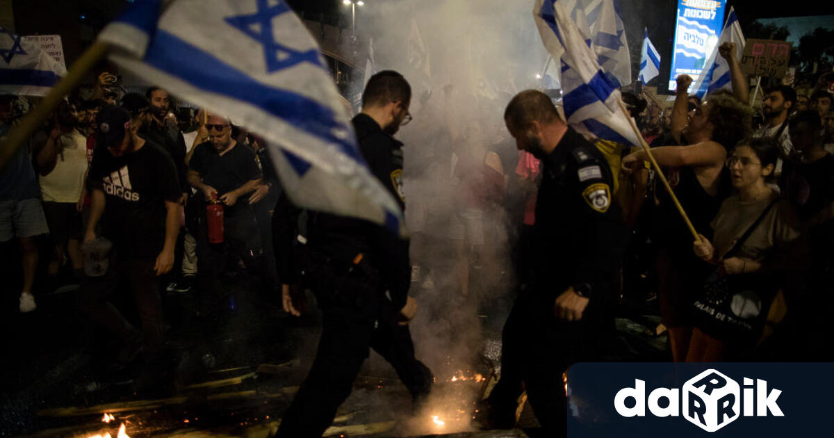 Бурни протести и сблъсъци между демонстранти и полиция в Израел