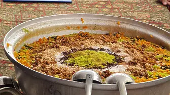 Над 1000 порции ашуре бяха раздадени на Деня на Ашурето пред Джумая Джамия (снимки)