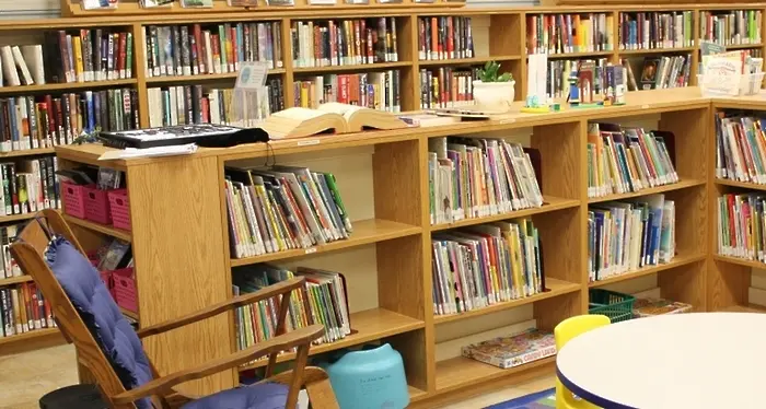 Затварят библиотеката в Сливен за читатели поради ремонт