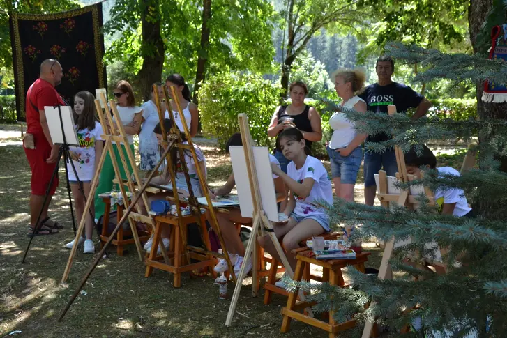 В три дни Котел бе столица на българската шевица и килими