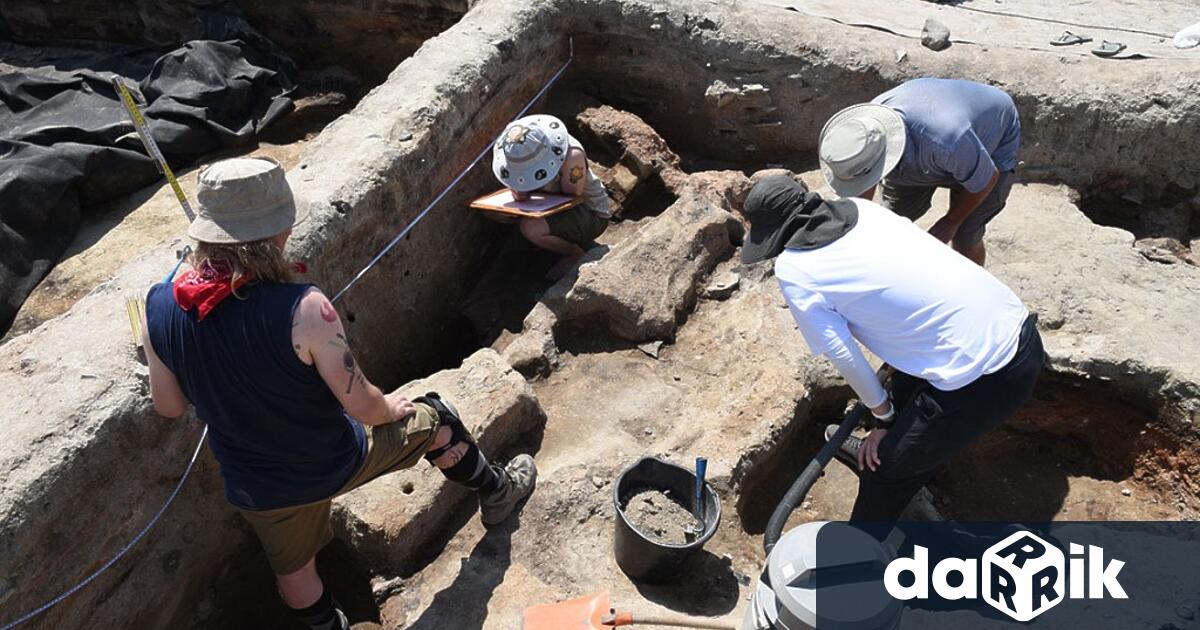 Започнаха редовните археологически проучвания на Селищна могила Юнаците съобщават от