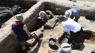 Започнаха археологическите проучвания на Селищна могила „Юнаците“