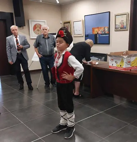 Възпитаници на ИНУ „Христо Ботев“ внесоха настроение в Областната конференция на Съюза на пенсионерите