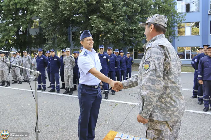 Церемония по повишаване във военно звание и назначаване на военнослужещи в 12-та Авиационна база