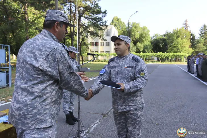 Церемония по повишаване във военно звание и назначаване на военнослужещи в 12-та Авиационна база