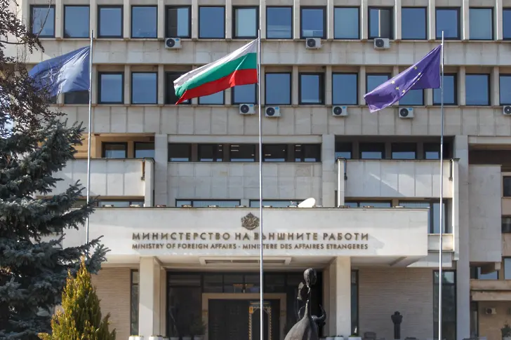 Външно министерство евакуира четирима български граждани от Нигер