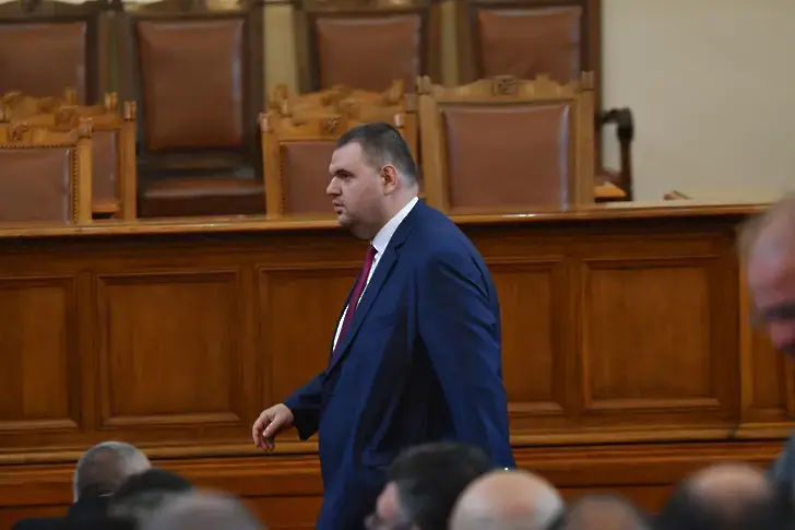 Пеевски: По-добре главният прокурор да има един мандат от 5 години