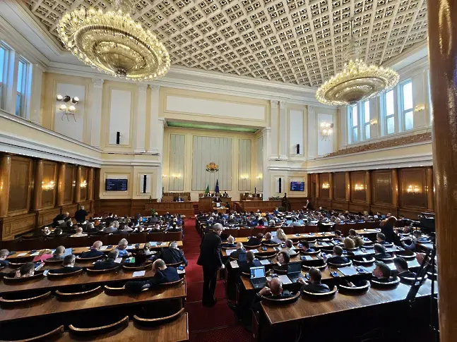  Приети закони и решения от 49-ото Народно събрание