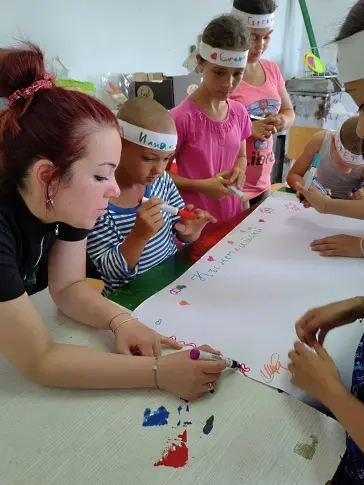 Всяко лято Центърът за обществена подкрепа при Община Гулянци организира групова дейност с деца