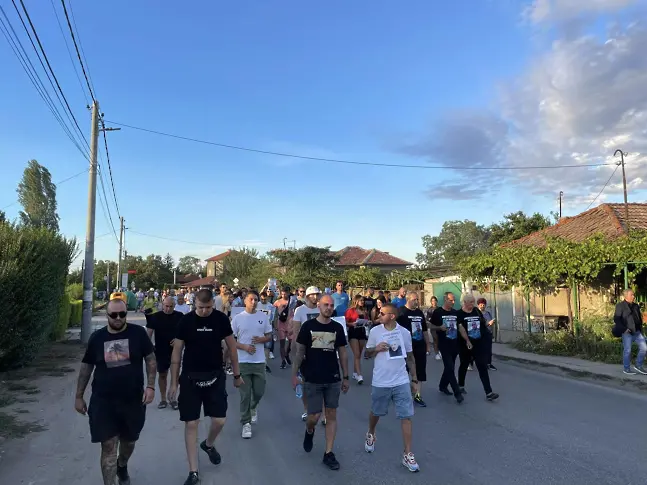 Цалапица излезе на пореден протест, ръководството на МВР Пловдив на среща с жителите (снимки)