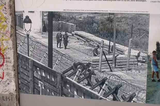 На 13-ти август започва изграждането на Берлинската стена/снимки/