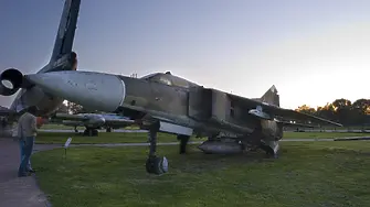 Съветски изтребител МиГ-23 се разби на авиошоу в САЩ (видео)