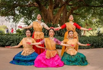 Феерия от цветове, храмови и дворцови танци в Дните на индийската култура 