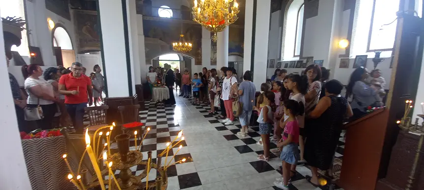 Хората от община Гулянци се помолиха за здраве и благопреуспяване